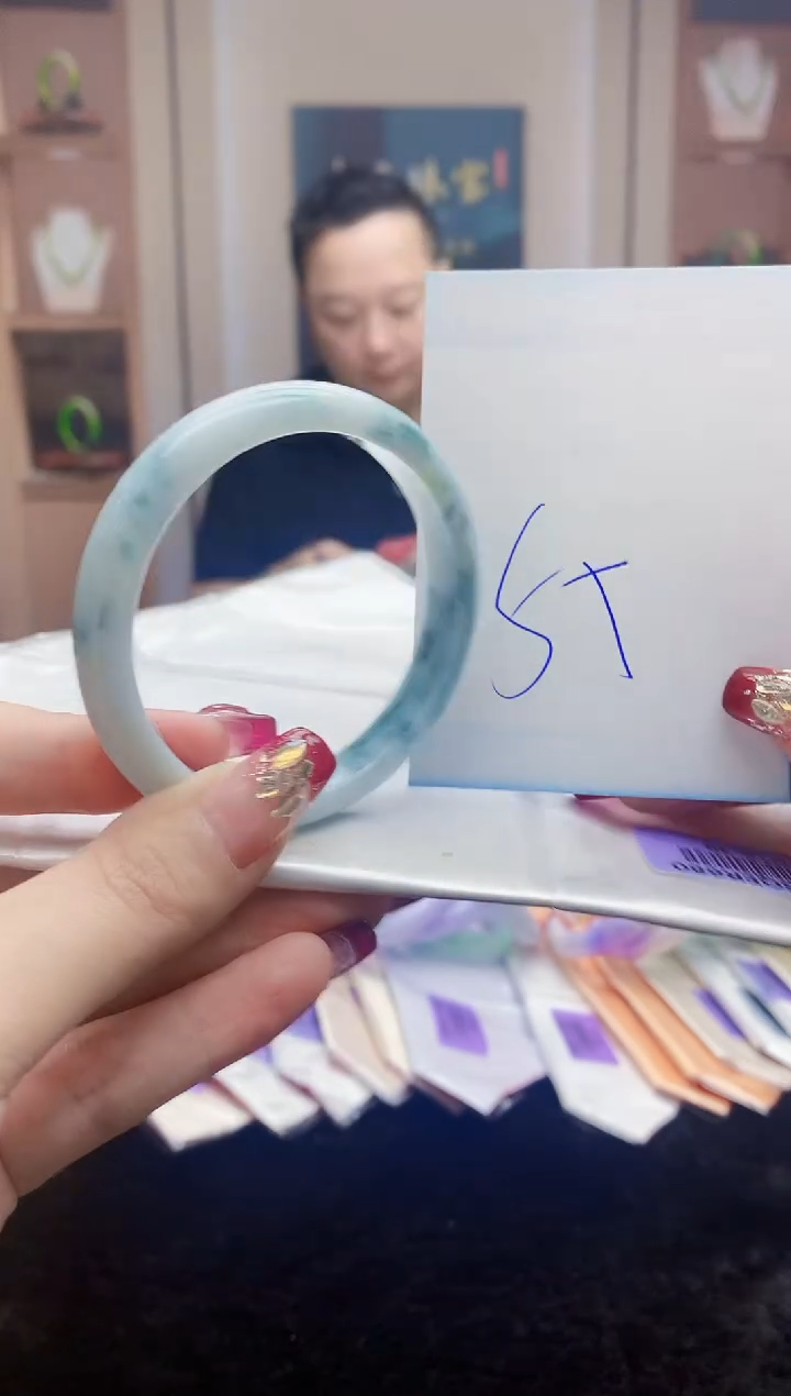 【闪购商品】翡翠手镯未镶嵌    H16-39