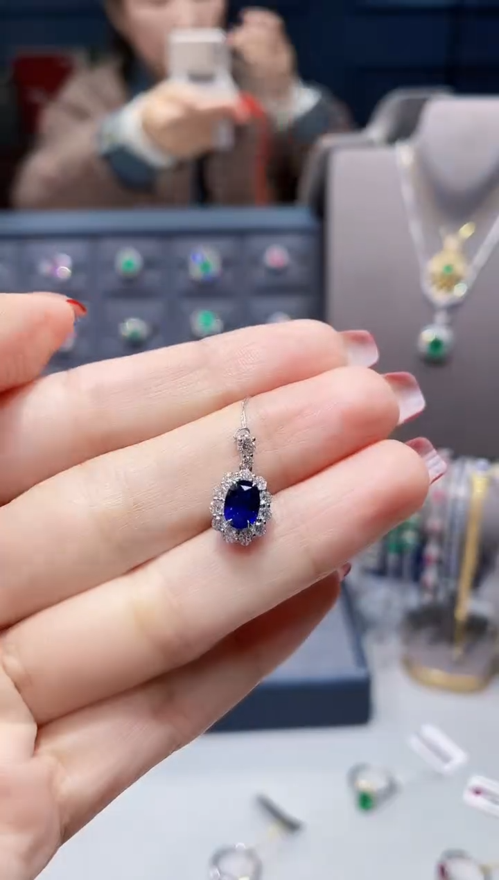【闪购商品】蓝宝石吊坠(不含链)18K金镶嵌1.24克拉