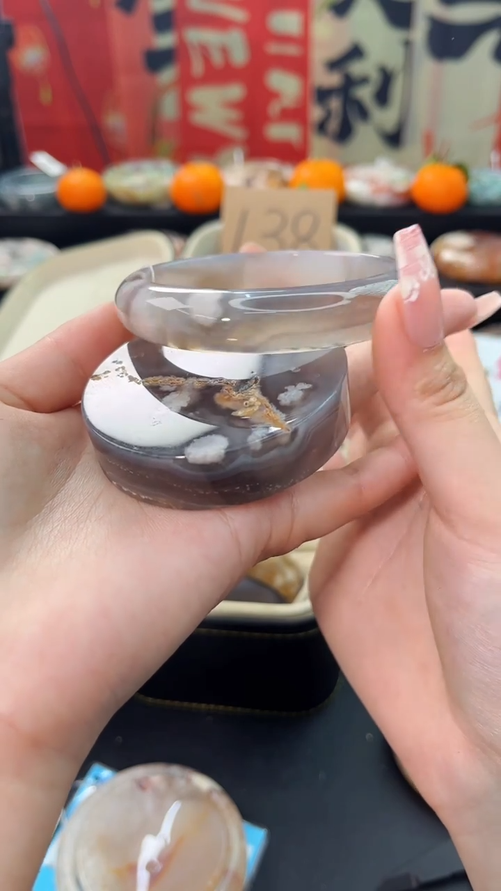 【闪购商品】石英质玉手镯未镶嵌赠送镯心（61圈口）