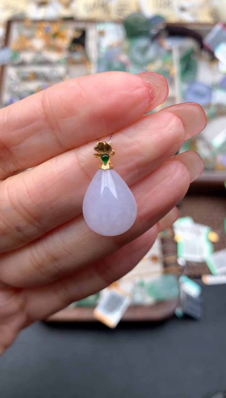 18K金镶嵌挂件翡翠1