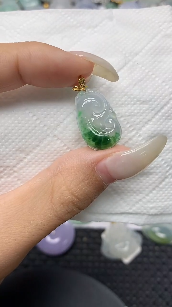 颈饰18K金镶嵌翡翠11111111111