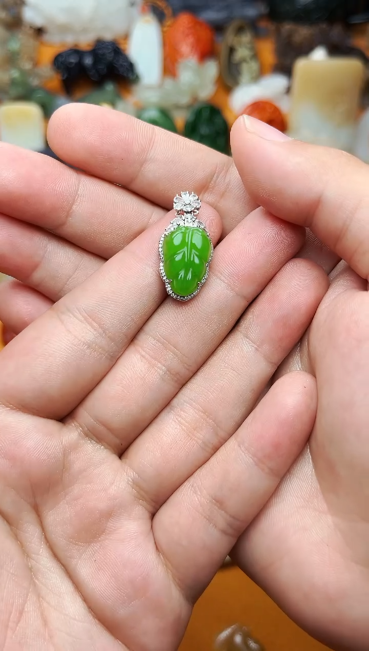 【闪购商品】和田玉颈饰18K金镶嵌叶子