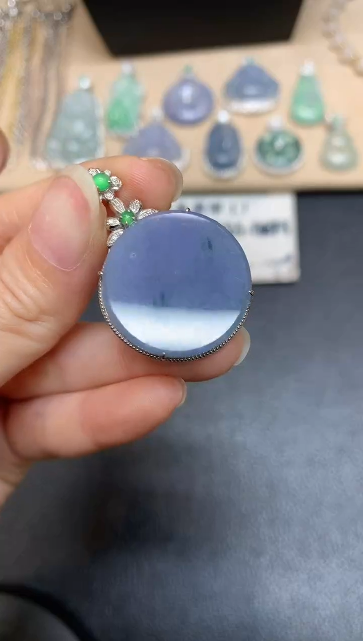 【闪购商品】翡翠颈饰18K金镶嵌圆牌【无服务费