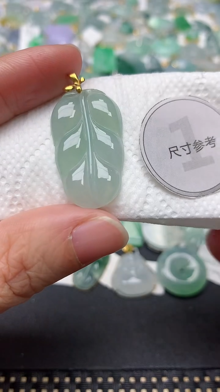 颈饰18K金镶嵌翡翠天然缅甸A货翡翠