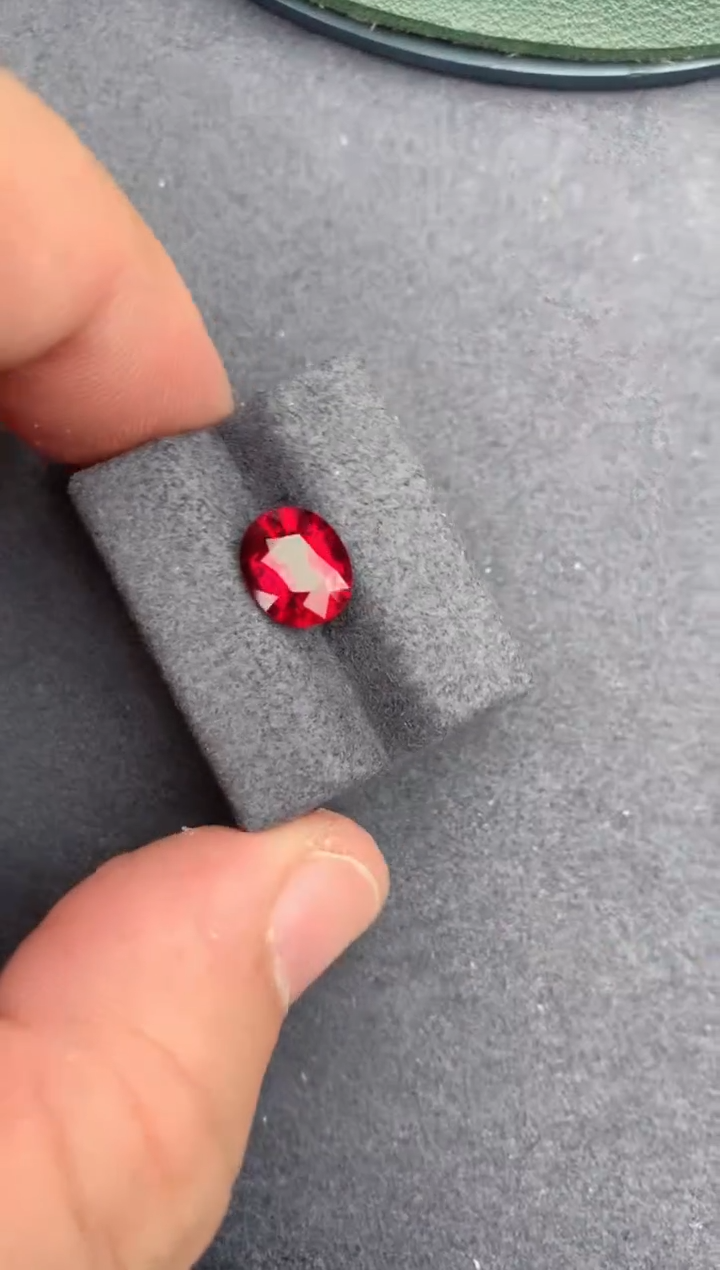 【闪购商品】碧玺裸石未镶嵌2.1ct  卢比来碧玺