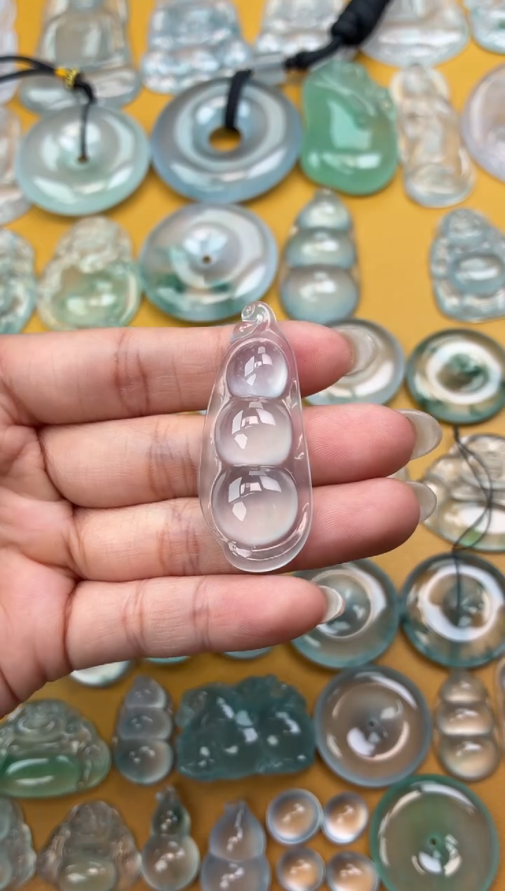 吊坠(不含链)未镶嵌翡翠33 豆子 48.7 20.2 6.3