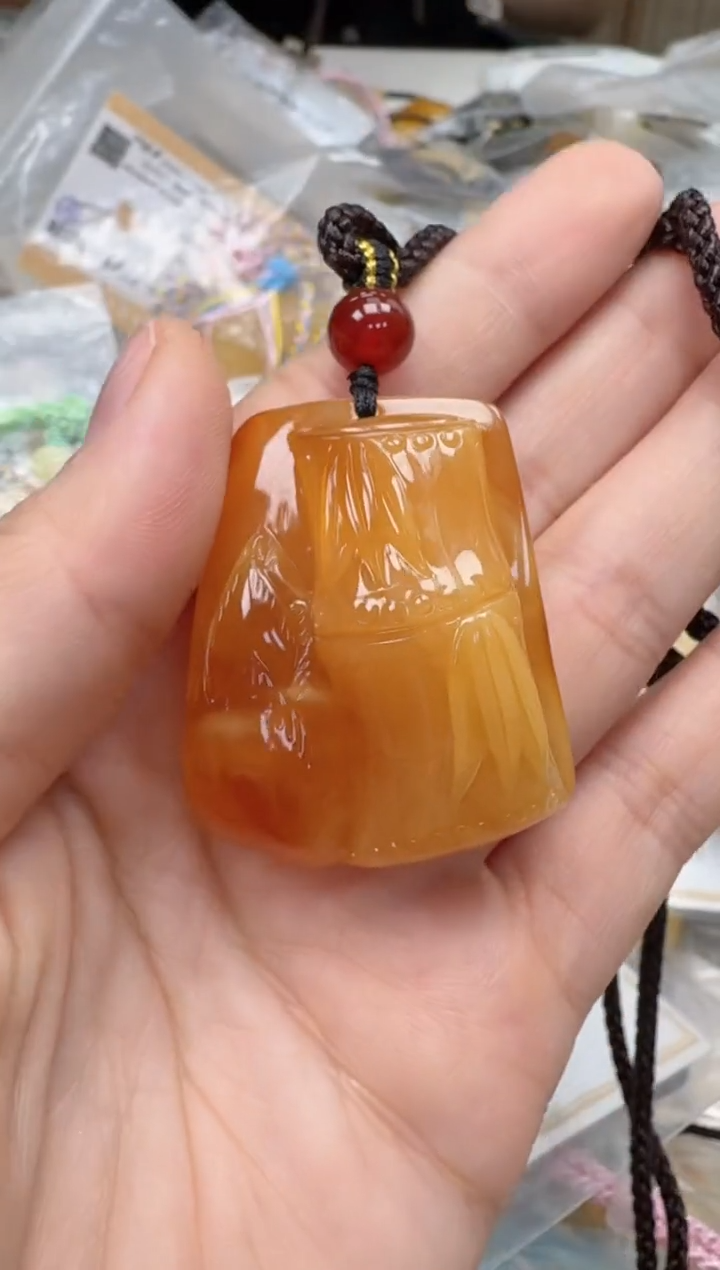 裸石琥珀未镶嵌如图