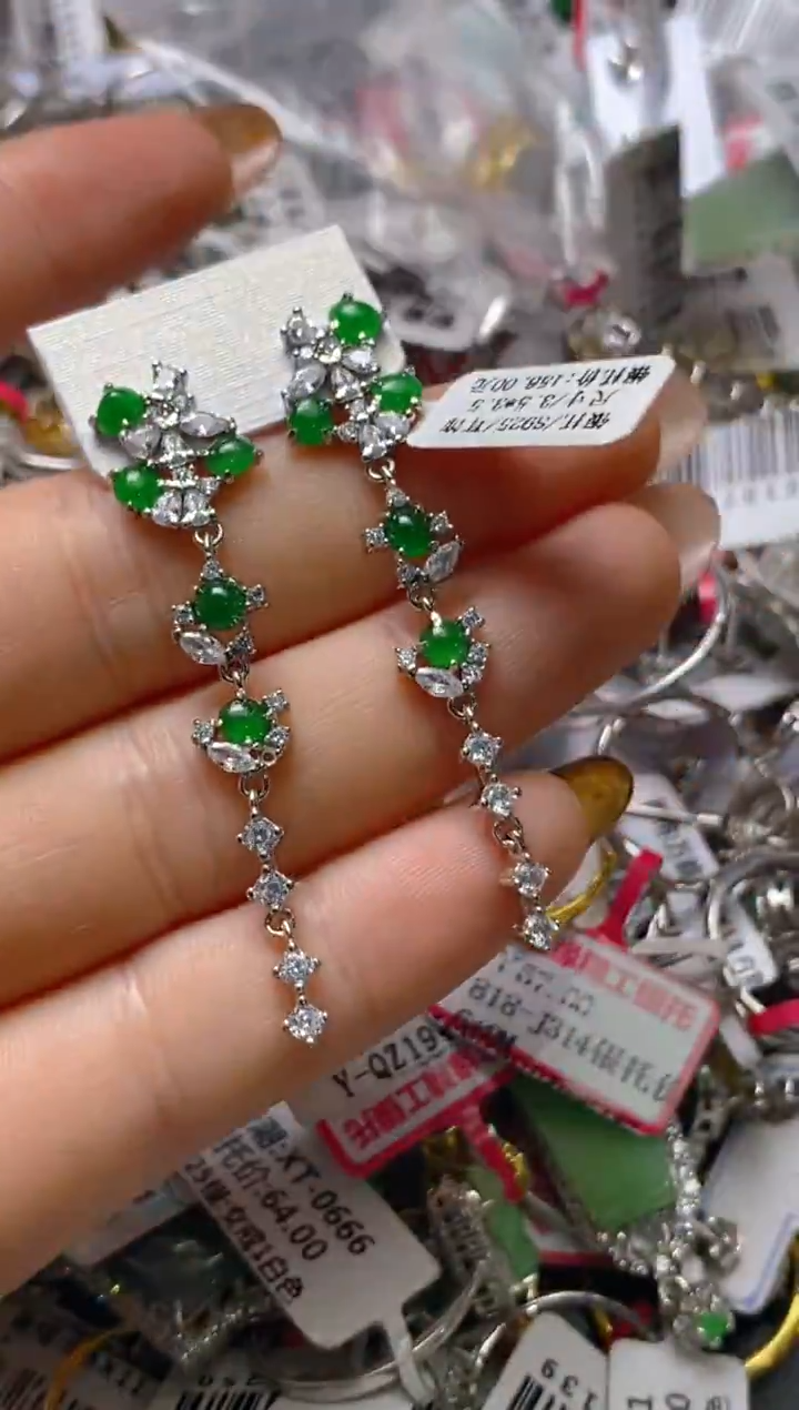 银S925镶嵌戒指翡翠百内无证书