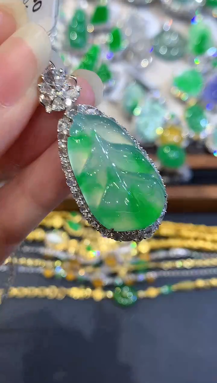 吊坠(不含链)18K金镶嵌翡翠用****6多样性发其一