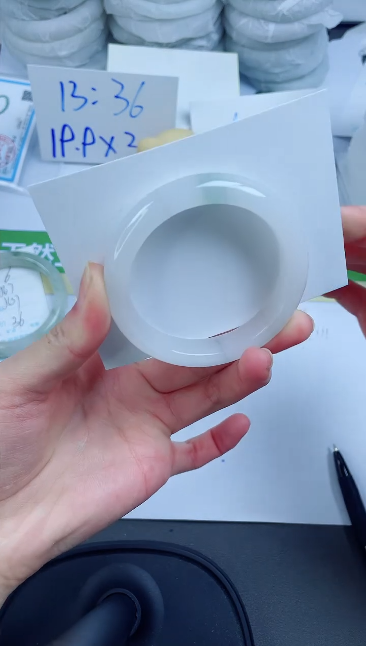 【闪购商品】石英质玉手镯未镶嵌7-51.8