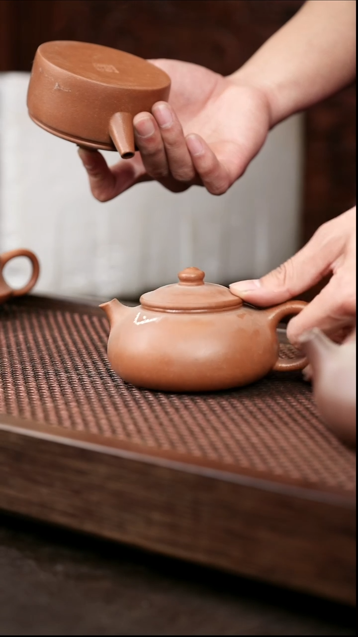 茶壶紫砂五彩泥寒江{微瑕}