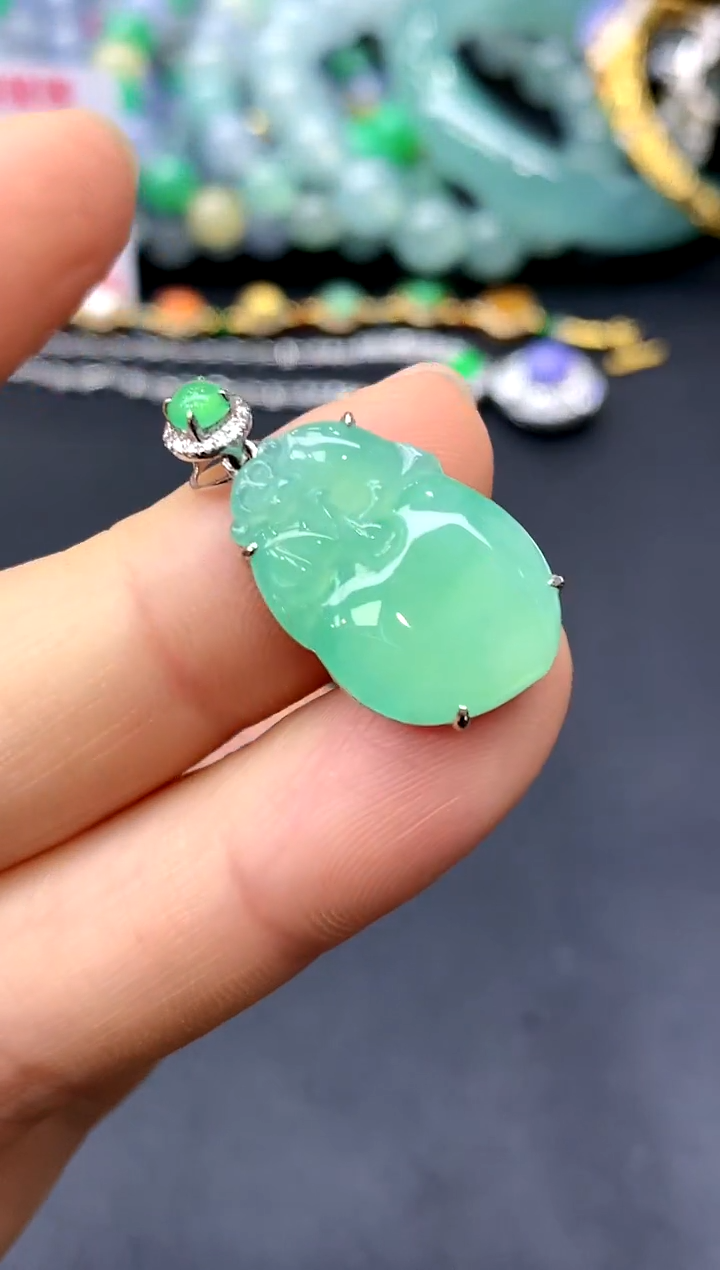 颈饰18K金镶嵌翡翠247-中国好珍宝