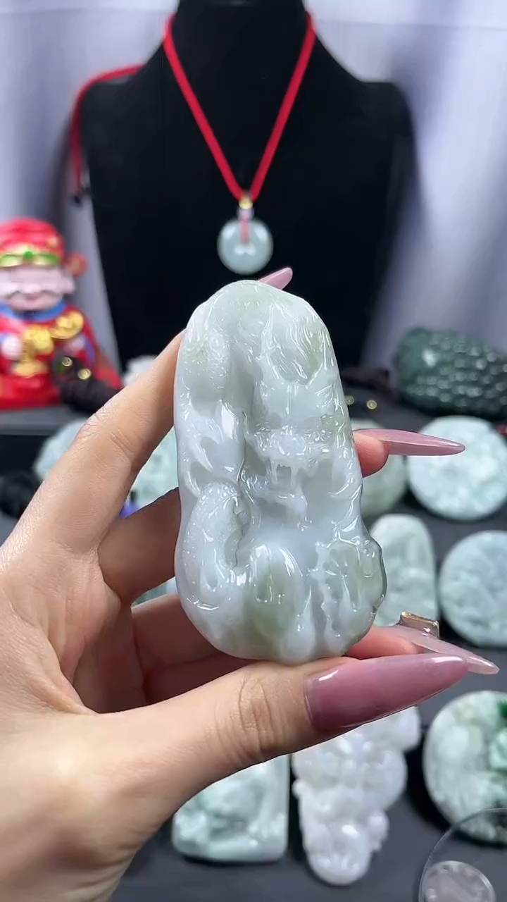 【闪购商品】翡翠颈饰未镶嵌龙牌