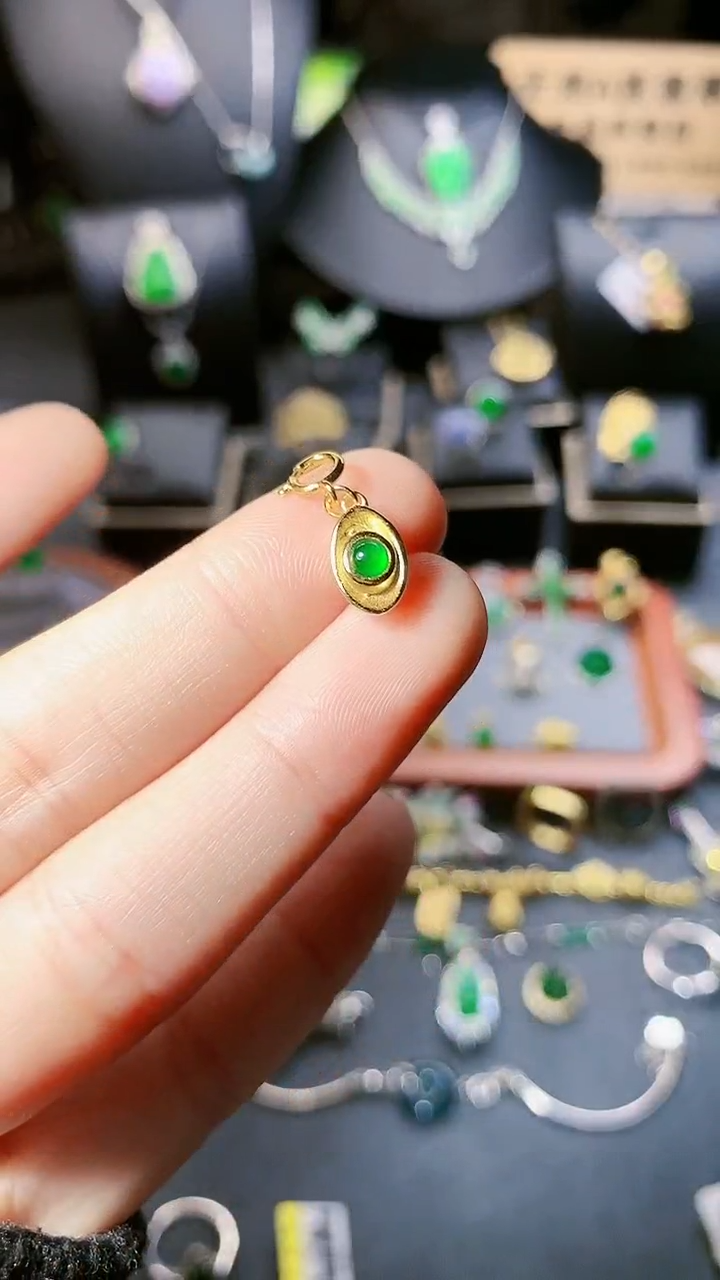 【闪购商品】翡翠吊坠(不含链)银S925镶嵌小提留