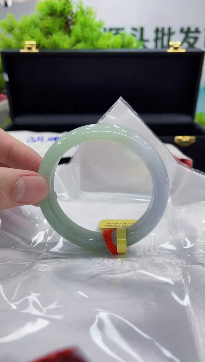 【闪购商品】翡翠手镯未镶嵌手镯