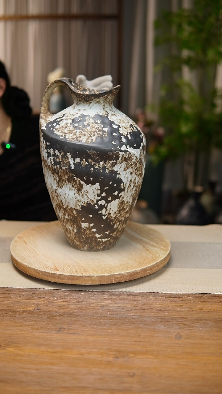 【闪购商品】陶瓷花器诧寂黑奶壶