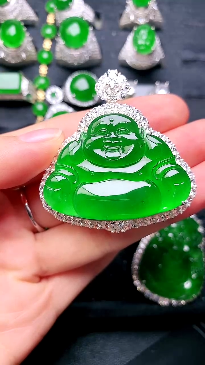 【闪购商品】翡翠吊坠(赠链)未镶嵌佛公吊坠