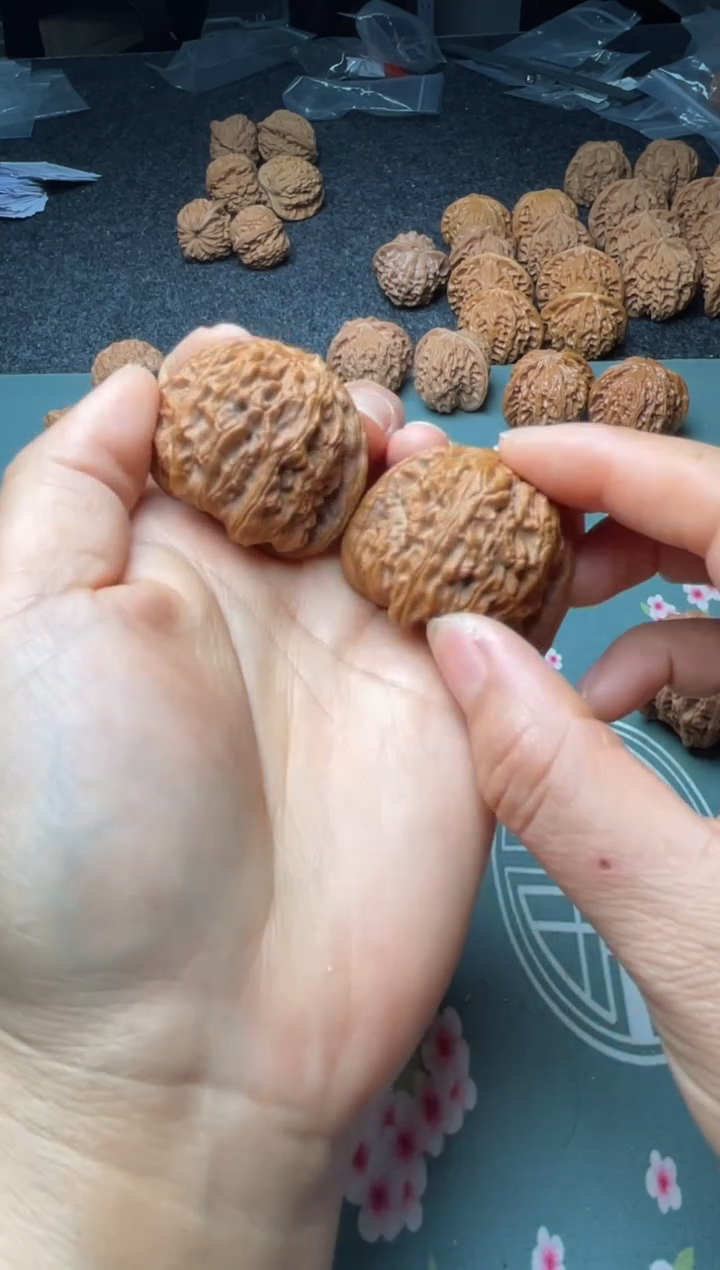 把件文玩核桃w242 白狮子 40尺