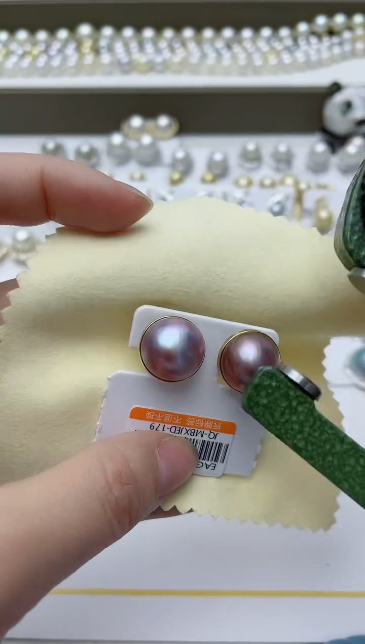 【闪购商品】拼合珍珠（马贝珠）耳饰18K金镶嵌A35