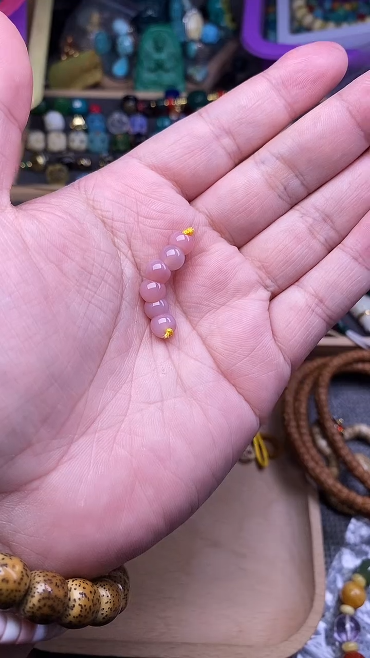 未镶嵌配饰玛瑙/玉髓粉糯大肠卡6mm左右 一组发