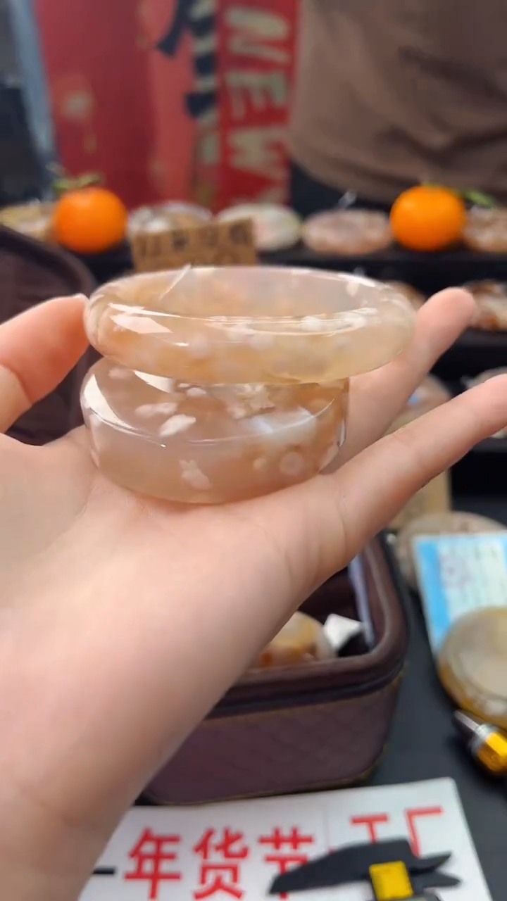 【闪购商品】石英质玉手镯未镶嵌赠送镯心（59圈口）