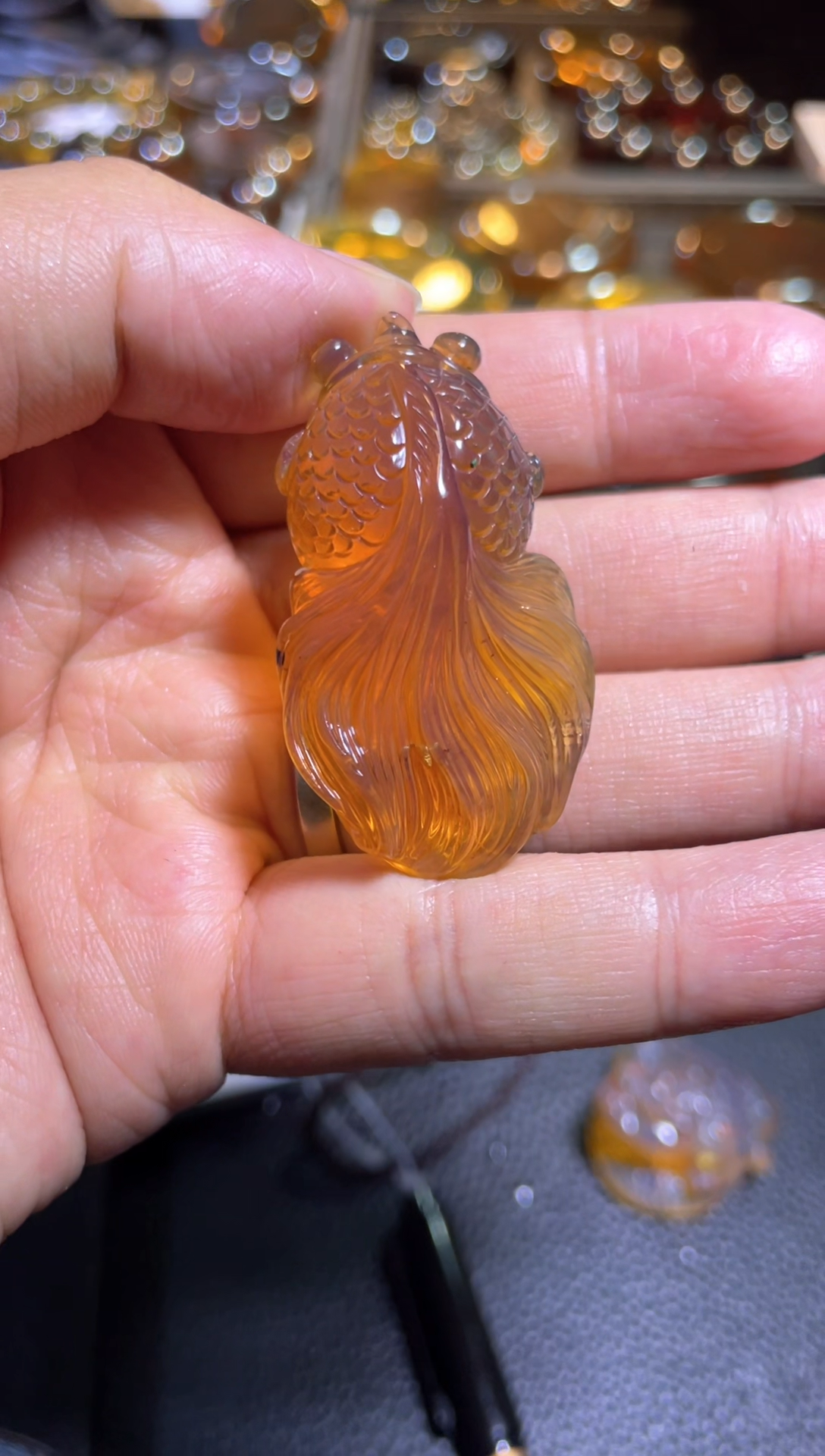 【闪购商品】琥珀裸石未镶嵌橘蜜 金鱼