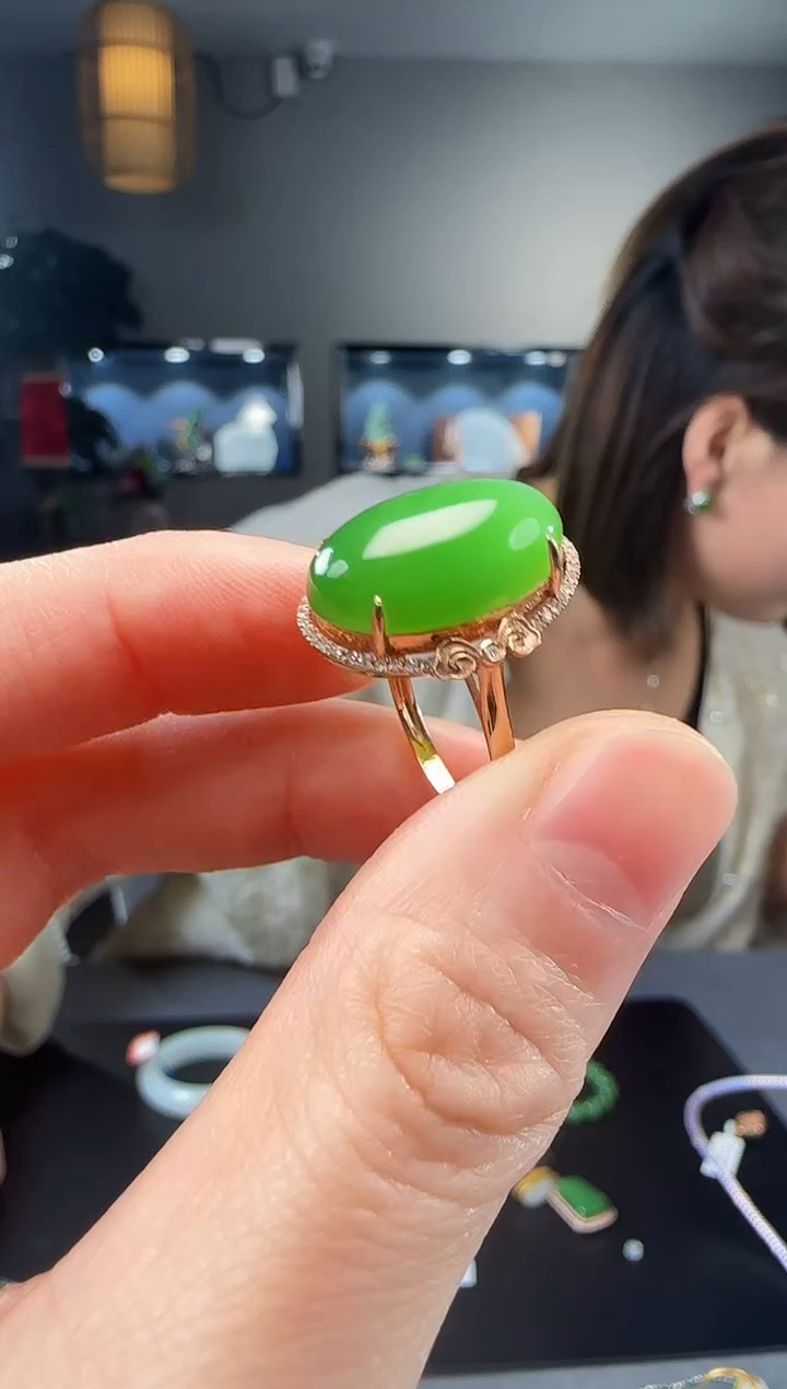 【闪购商品】和田玉戒指18K金镶嵌1