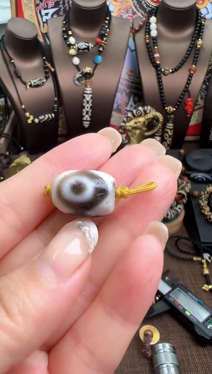 【闪购商品】玛瑙/玉髓1未镶嵌3眼