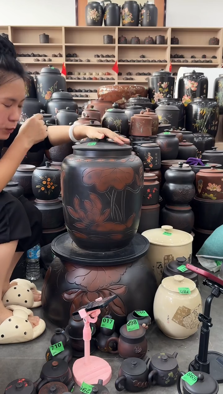 罐瑕疵茶缸高44cm 荷花 576