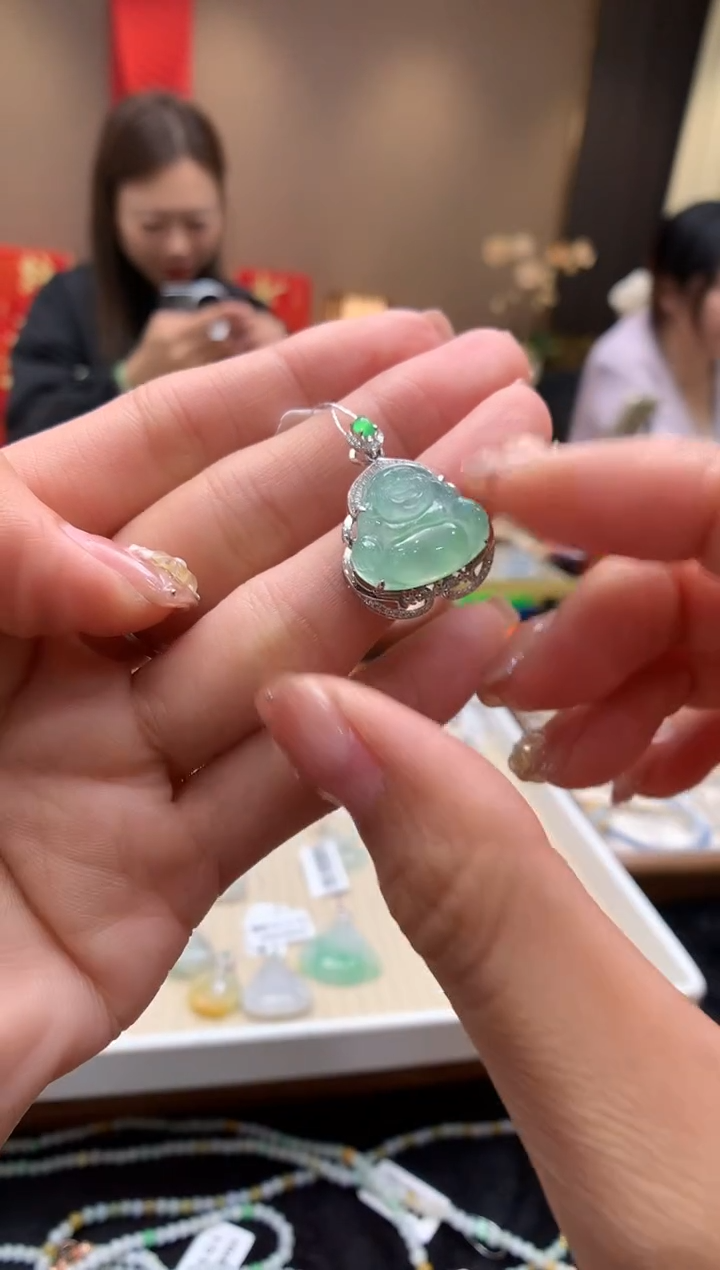 【闪购商品】翡翠颈饰18K金镶嵌佛