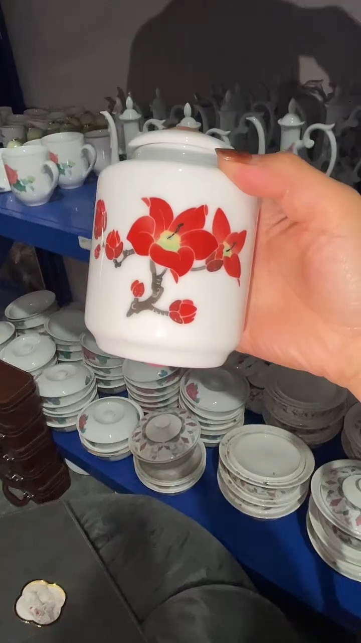 【闪购商品】1釉下五彩高温手绘 茶叶罐