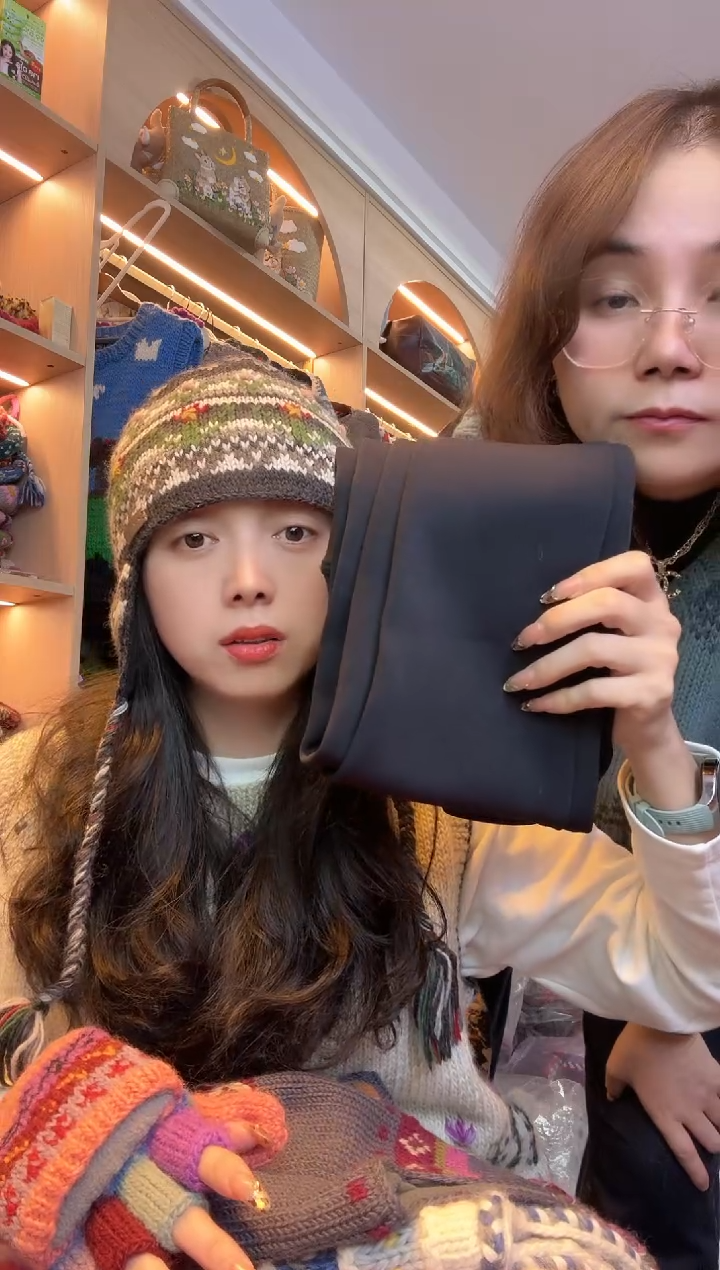 羊毛弥*黑色五层打底XL码