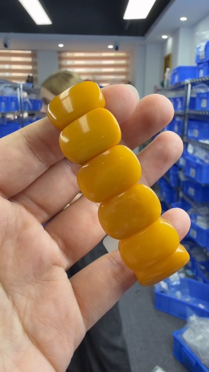 未镶嵌琥珀手链167秒拍号 假一罚三