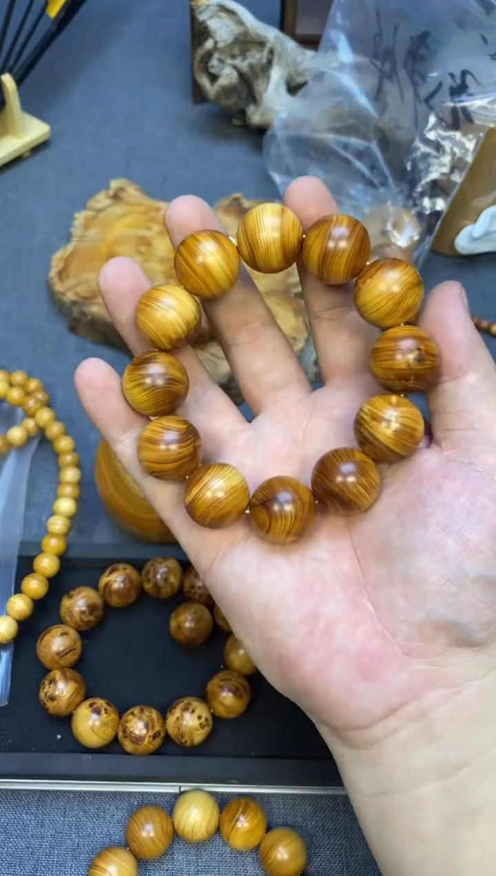 柏木（崖柏）一**人太行陈化崖柏20黑油手串（津诚林）