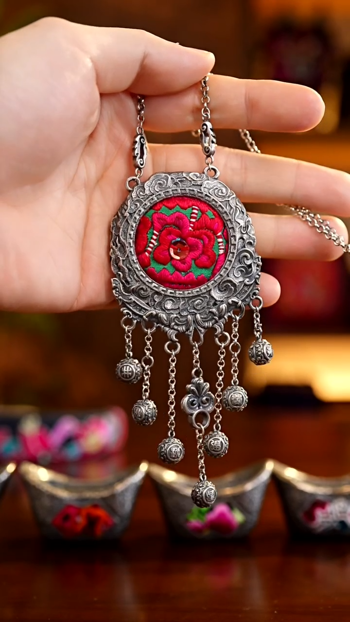 刺绣私人定制苗族手工A393