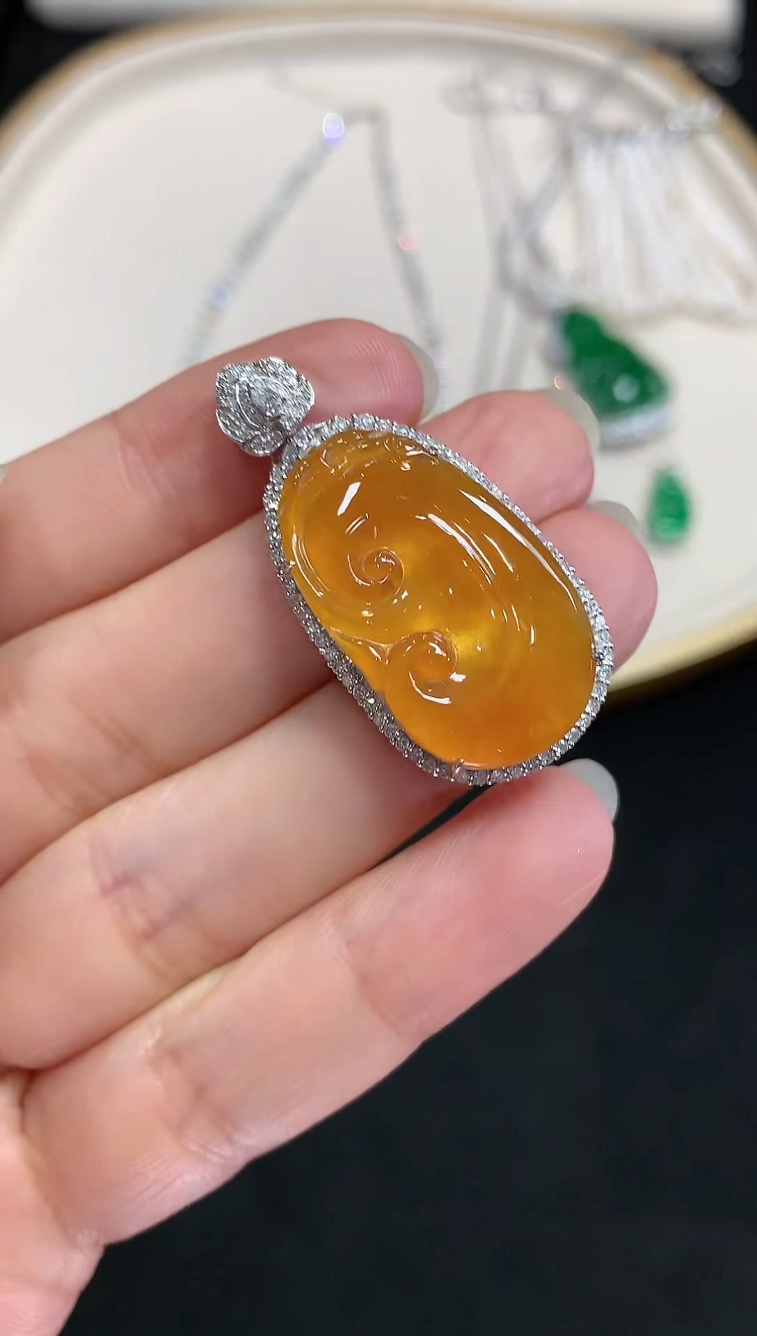 【闪购商品】翡翠吊坠(不含链)18K金镶嵌W547|16800