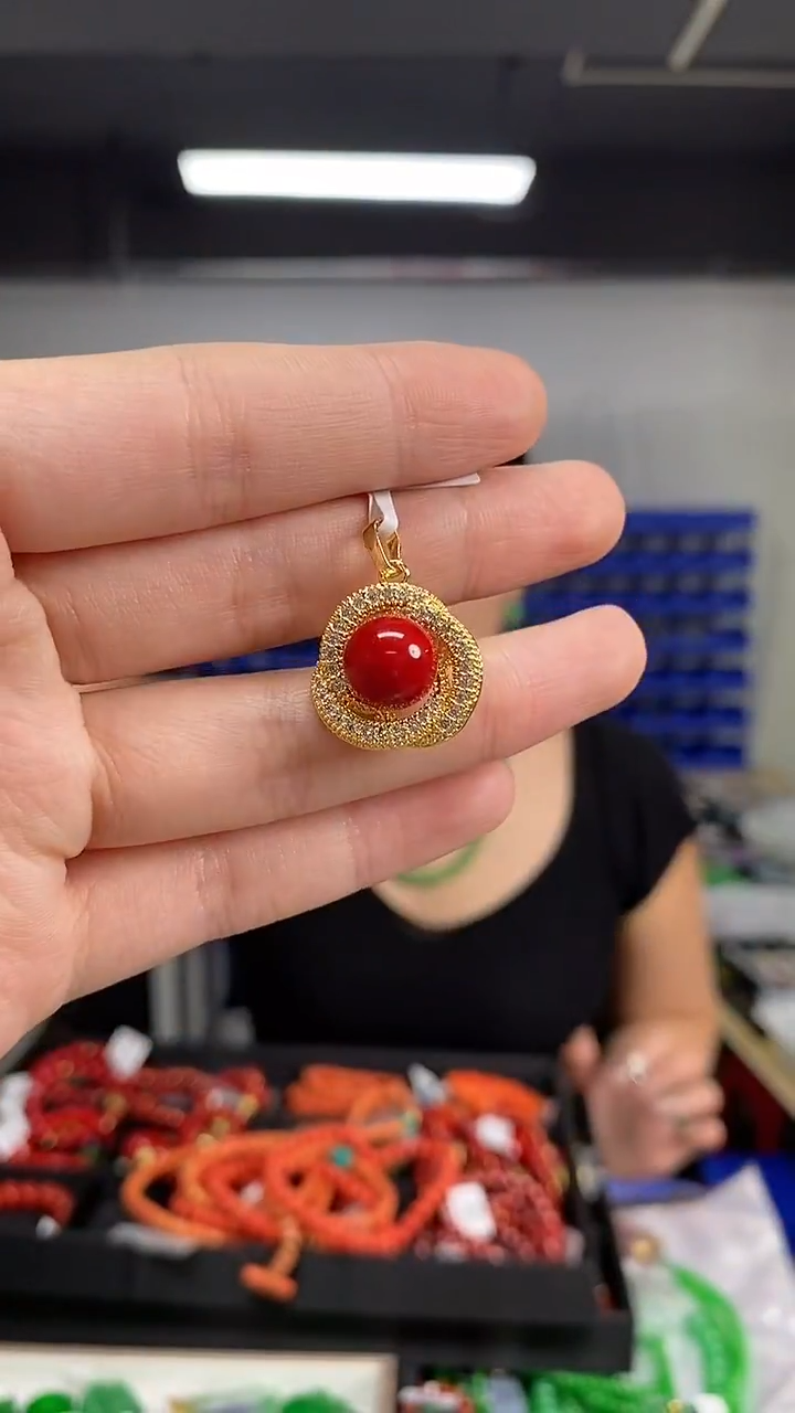 未镶嵌颈饰玛瑙/玉髓多样性发其一颜色微差