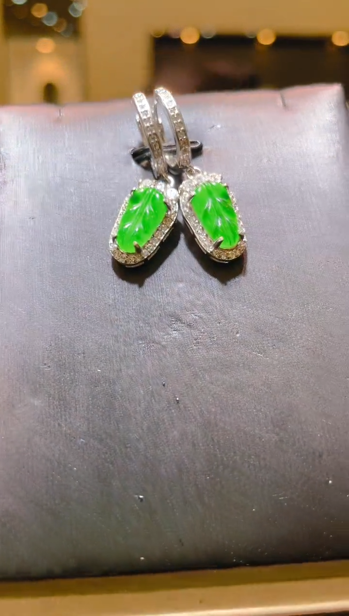 【闪购商品】翡翠吊坠(不含链)未镶嵌A4