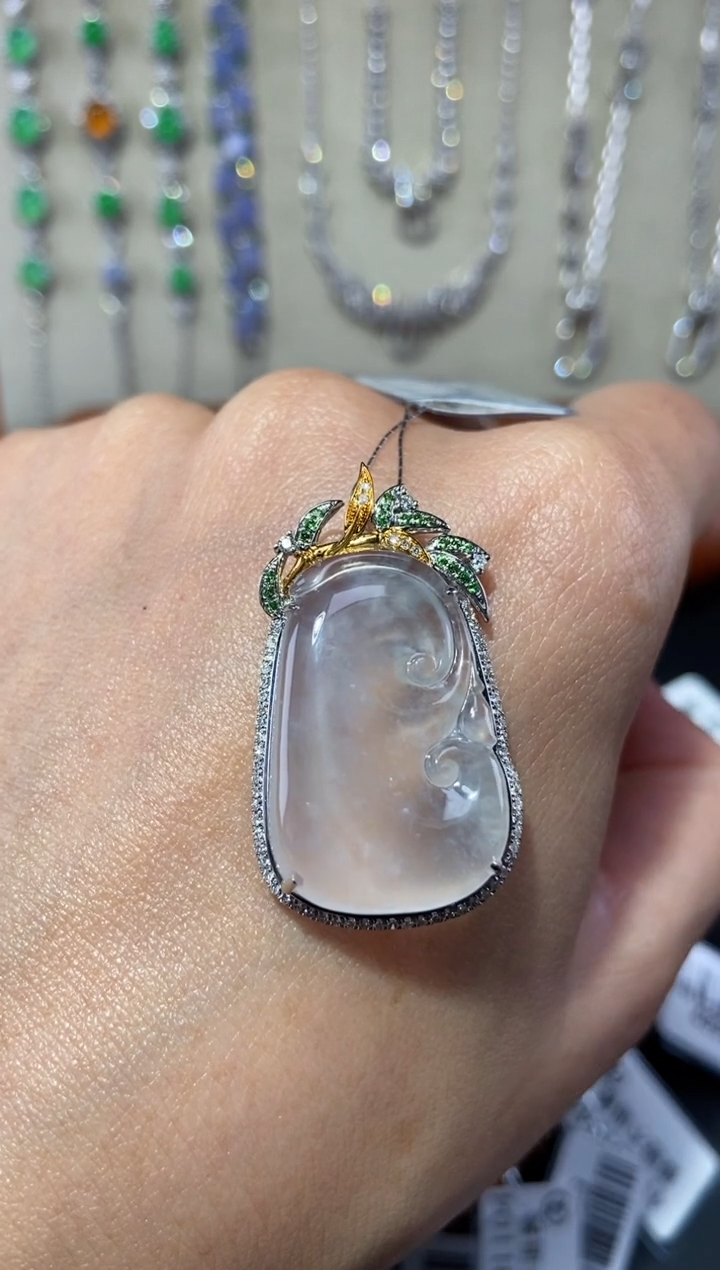 【闪购商品】翡翠颈饰18K金镶嵌吊坠