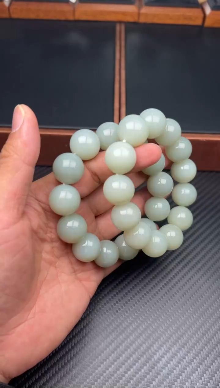 未镶嵌手串和田玉且末微色差近况卡18多样性发货拍一发一