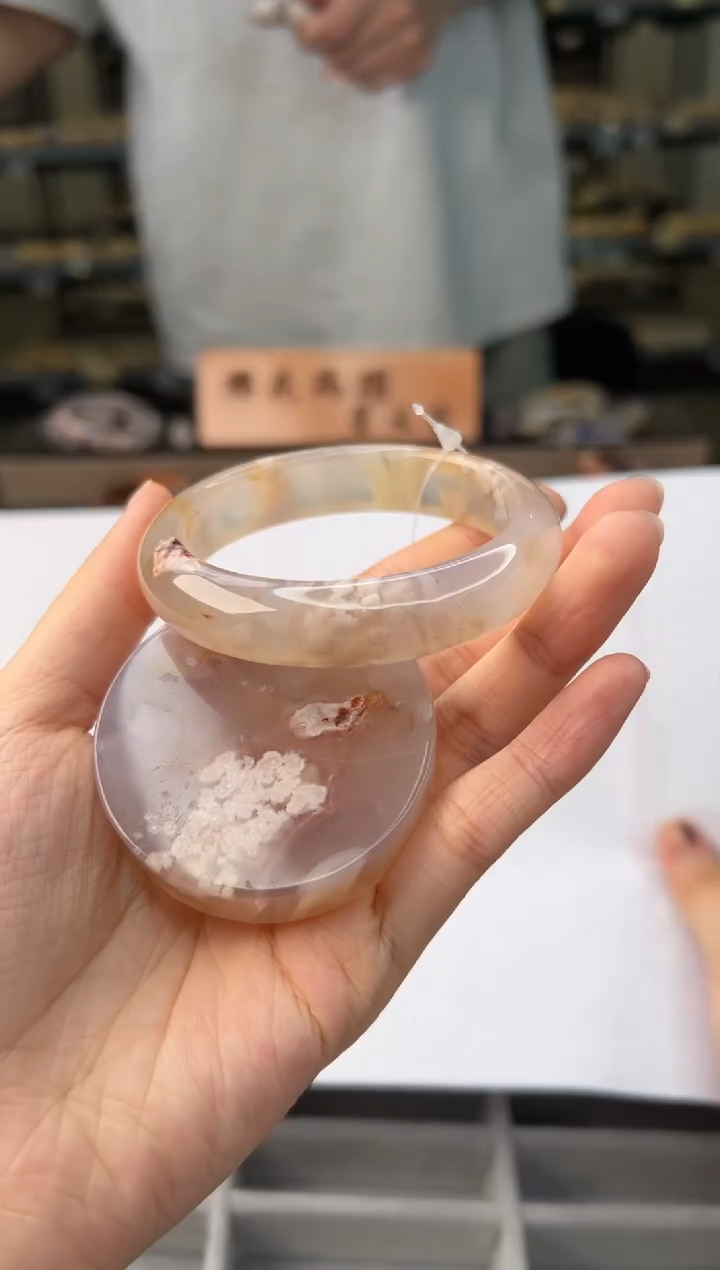 石英质玉未镶嵌手镯55圈口（赠送镯心）11665