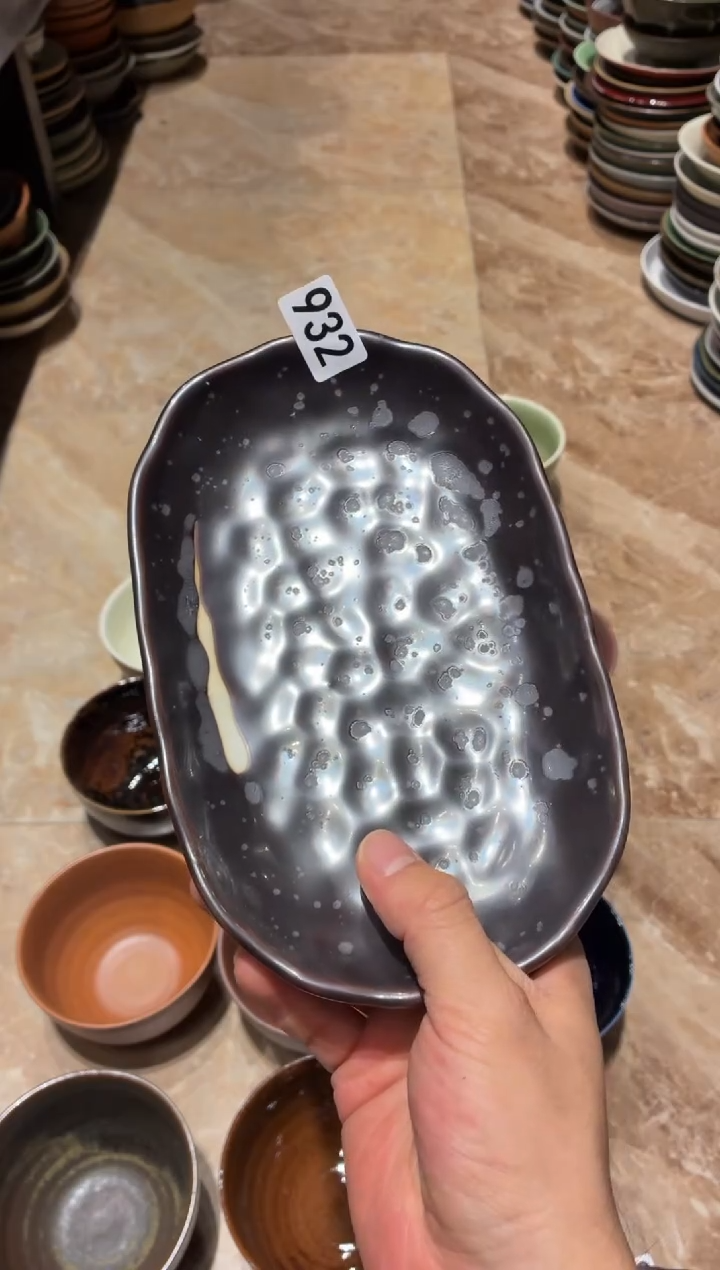 瓷片阿****?932黑色椭圆盘1个