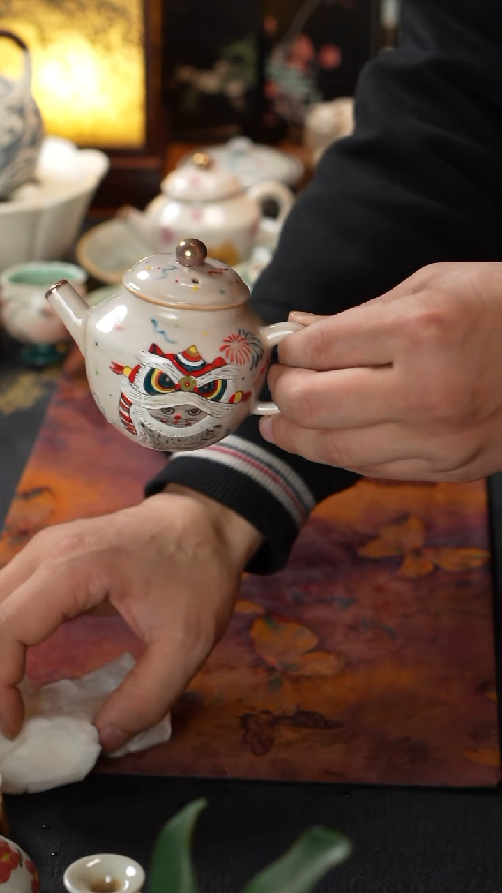 【闪购商品】羽生记 粉引开片舞狮猫咪壶120cc