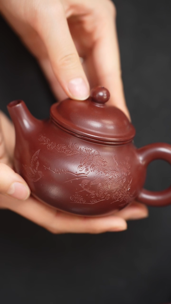 【闪购商品】紫砂茶壶龙血砂鸟刻知足容天160cc