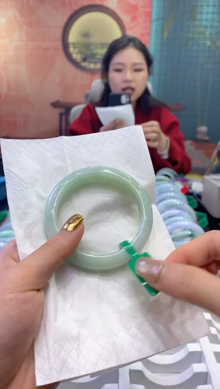 【闪购商品】翡翠手镯未镶嵌多人18377