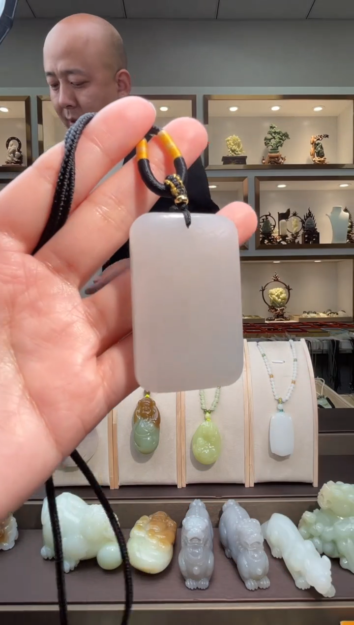 颈饰未镶嵌和田玉苏