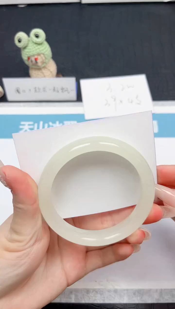 【闪购商品】石英质玉手镯未镶嵌219-60.3