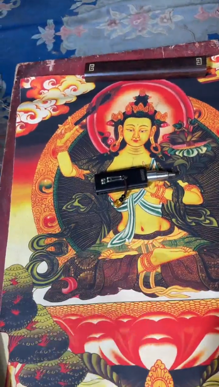 卷轴画龙妹的唐卡tk16