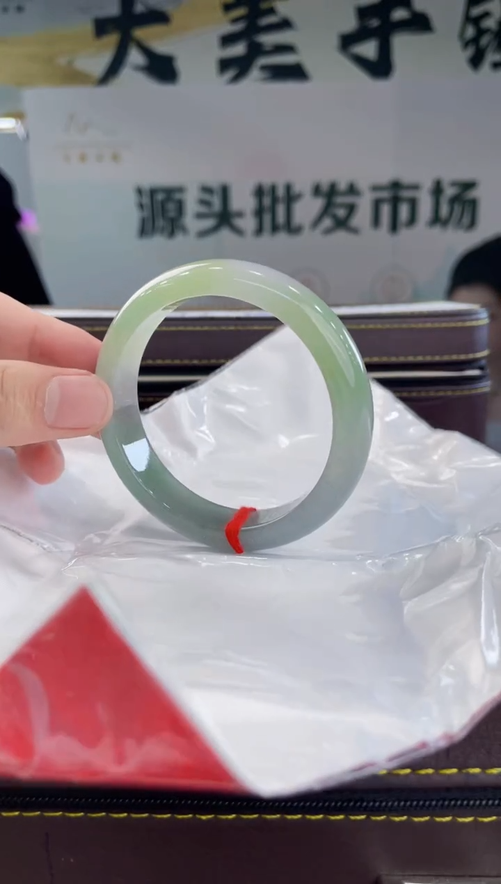 【闪购商品】翡翠手镯未镶嵌手镯