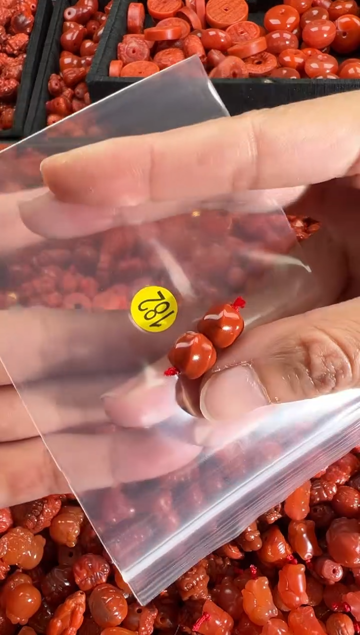 【闪购商品】南红玛瑙颈饰未镶嵌1